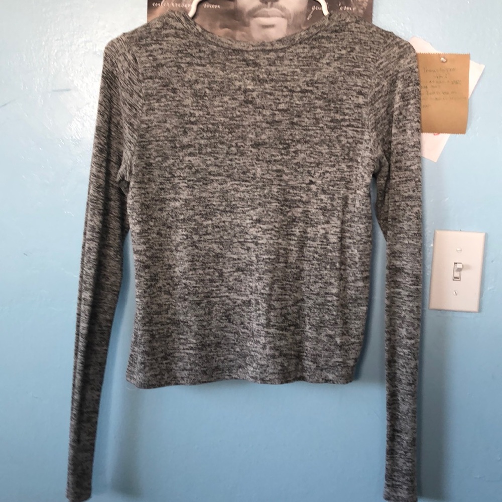 Grey Hollister long sleeve - Picture 2 of 4